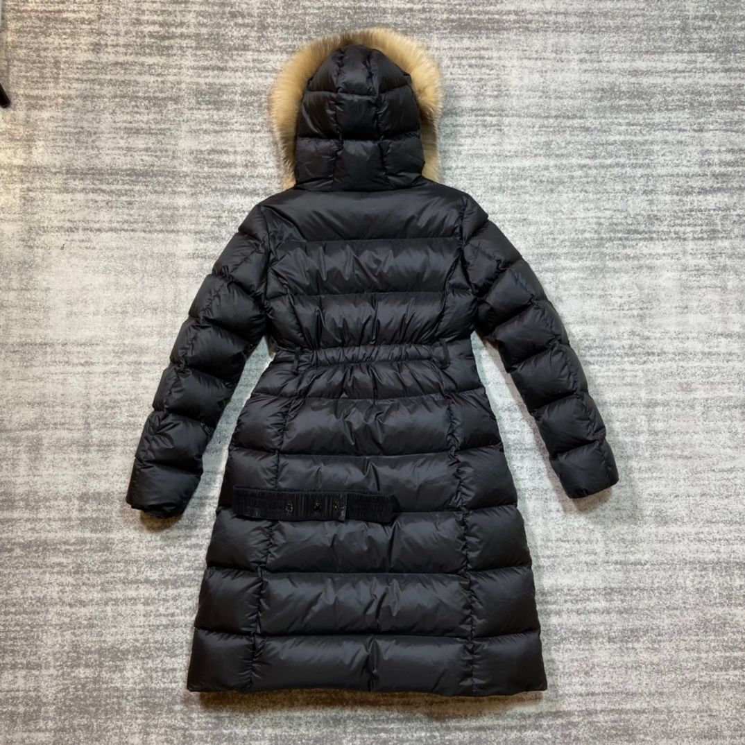 Длинный черный пуховик Moncler