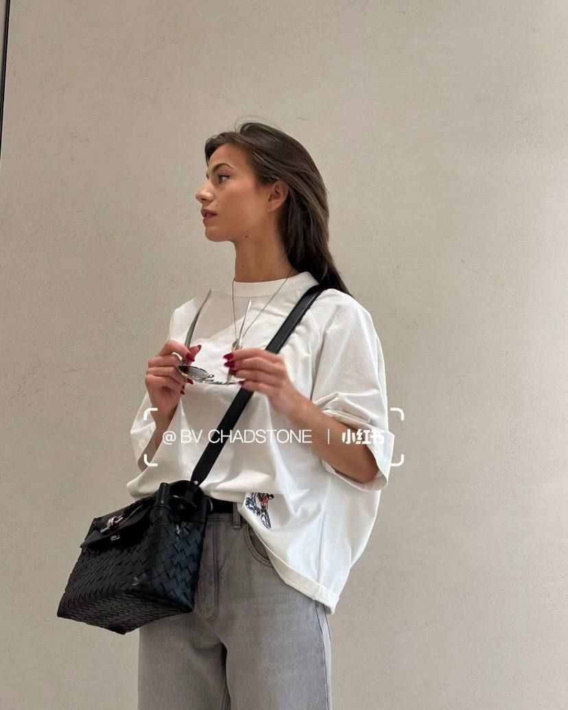 Bottega Veneta оверсайз футболка